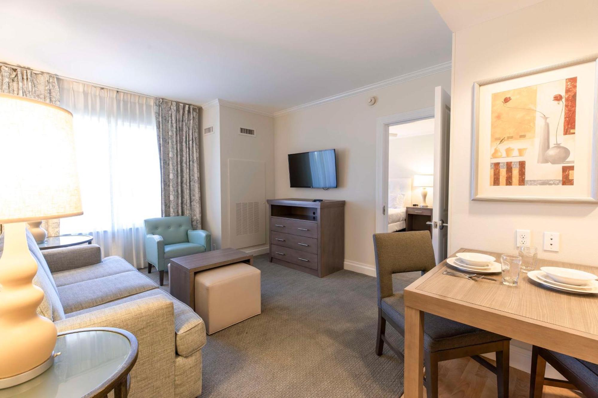Two-Bedroom Suite Non-Smoking,1496819008:JPEG